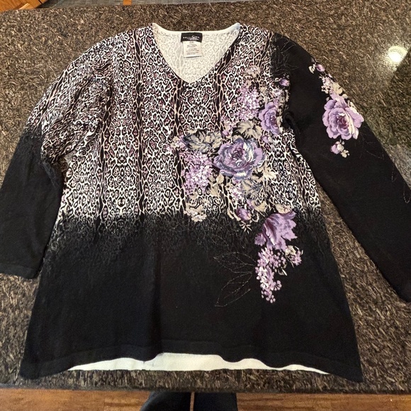 Bellissima V-neck Knit Shirt - Picture 1 of 5